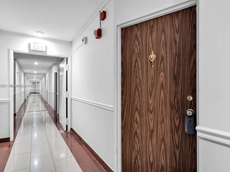 2899 Collins Ave #1726 — Photo 8