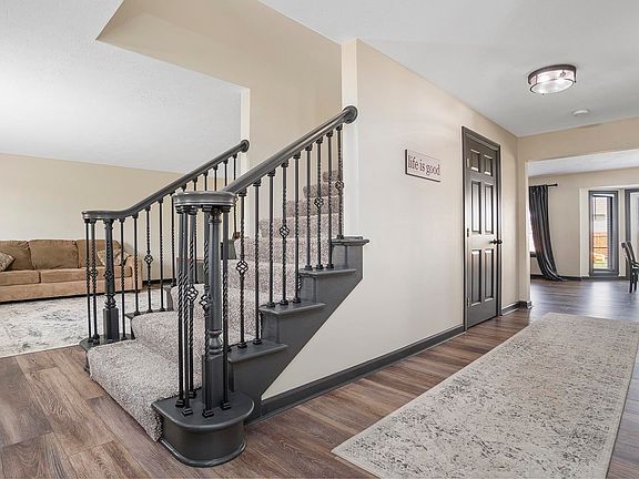 4th image of 1932 Prestwold Pl