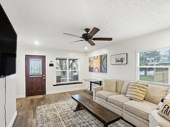 3rd image of 733 S Napoleon Ave