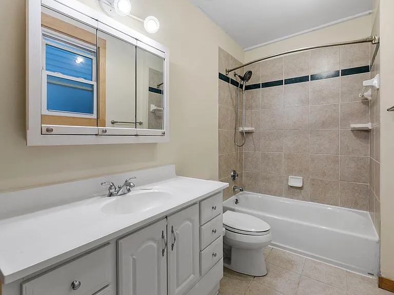 1815 Clinton Ave #1 — Photo 16