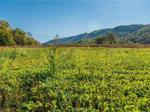 S2326 County Road N, Cochrane, WI 54622
