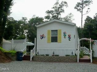 307 W Warren St, Emerald Isle, NC 28594