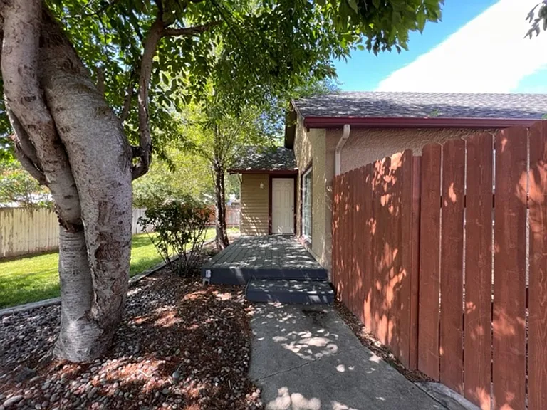 4022 N Christine St — Photo 4