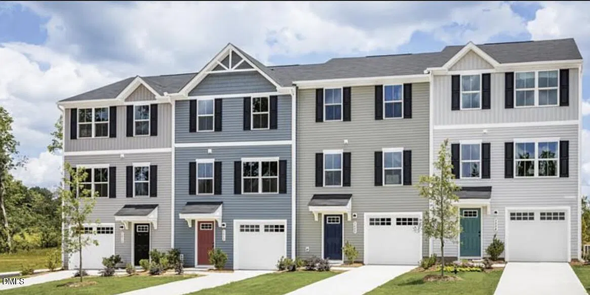 4 bed, 2.5 bath, 1576 sqft, $2,599 — Photo 1