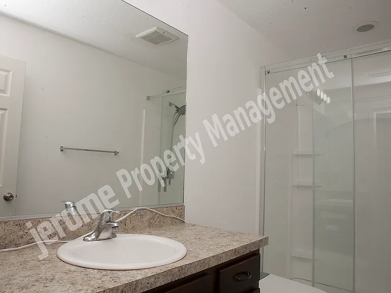 4032 11th St E — Photo 9