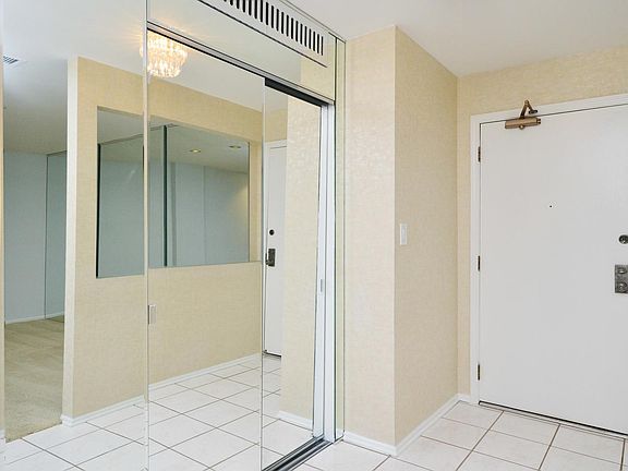3rd image of 6400 N Cicero Ave APT 208