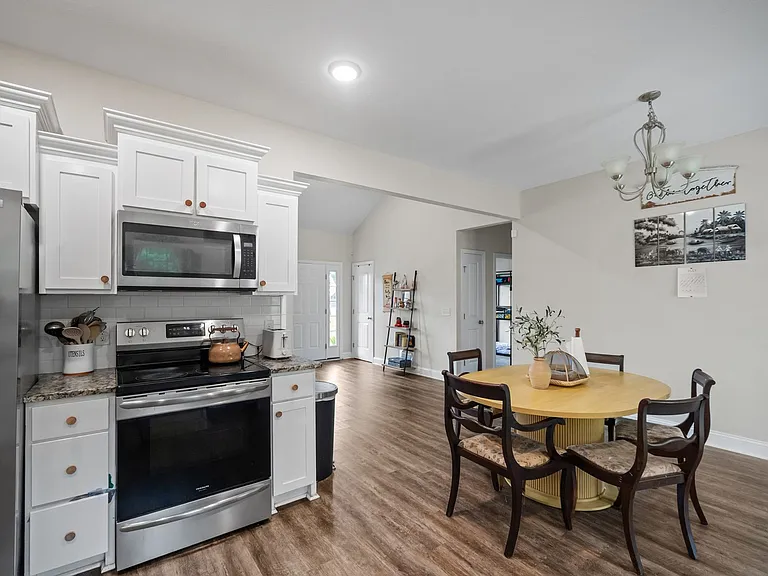 118 Clay St NE — Photo 14