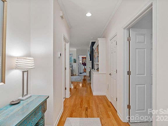 4th image of 11 Prairie Path