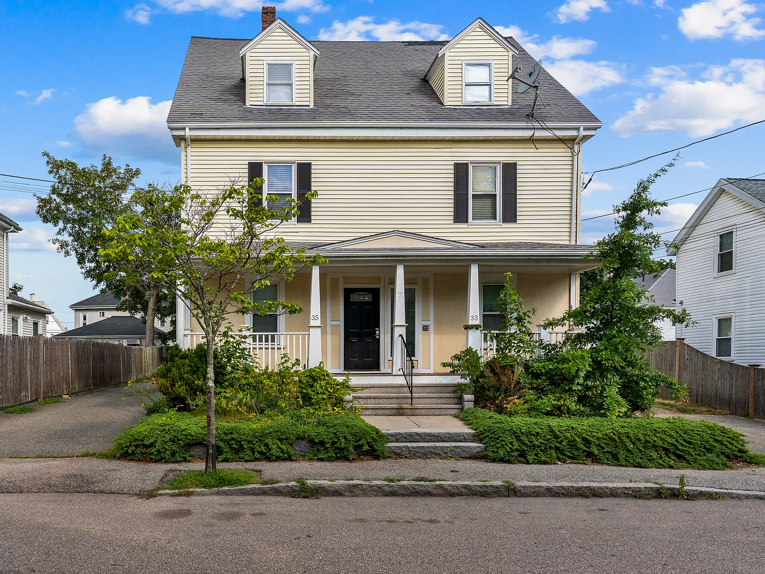 4 bed, 1100 sqft, $3,300 — Photo 2