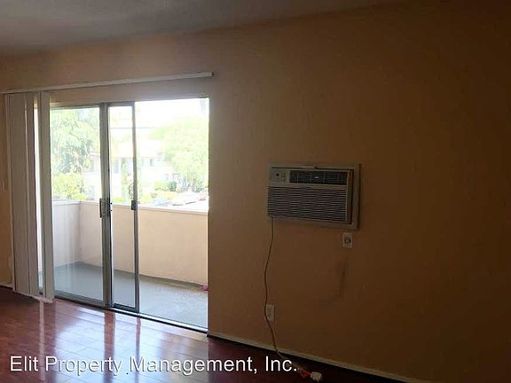 5th image of 1600 N Bronson Ave APT 27