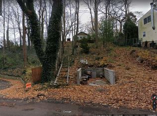 207 Mill Dam Rd, Centerport, NY 11721