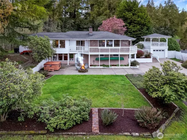 7111 Ray Nash Drive NW, Gig Harbor, WA 98335