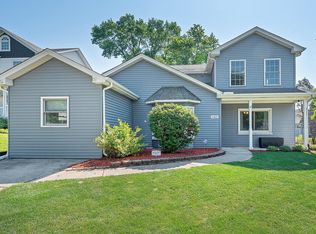 5425 Benton Ave, Downers Grove, IL 60515