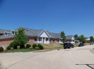1607 Wingate Dr APT 10, Dubuque, IA 52002