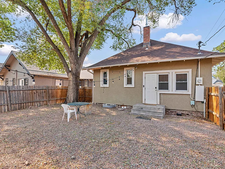320 E Uintah St — Photo 33