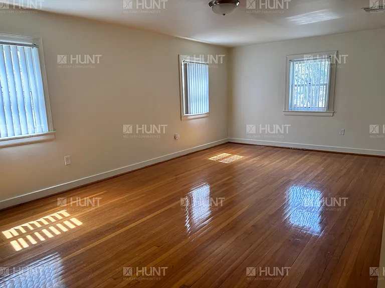 329 Jefferson Dr — Photo 3