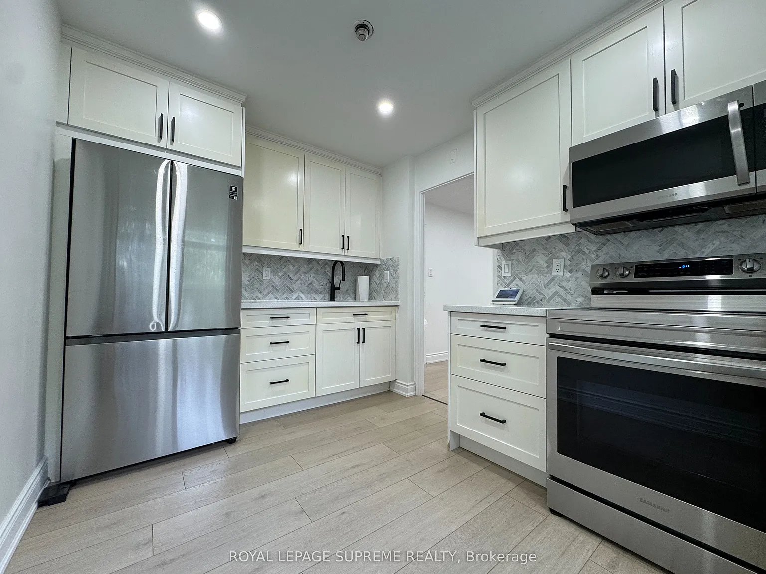 3 bed, $3,000 — Photo 1