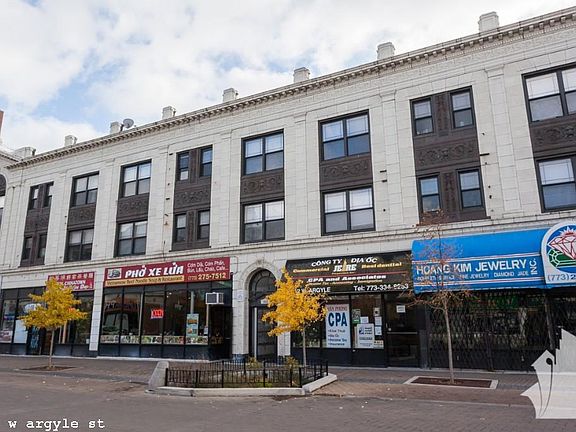 4th image of 1025 W Argyle St #115