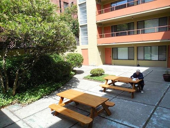 4th image of 1120 NE 43rd St #8338963