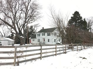 6215 Pioneer Rd, Ringwood, IL 60072