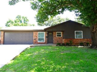 1809 Warren Ln, Fort Worth, TX 76112