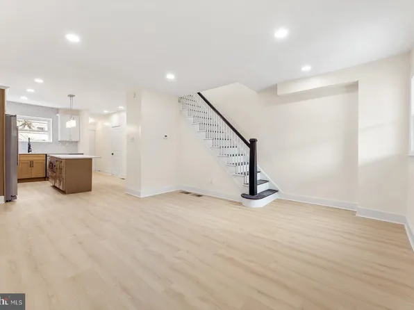 5008 Valley St, Philadelphia, PA 19124