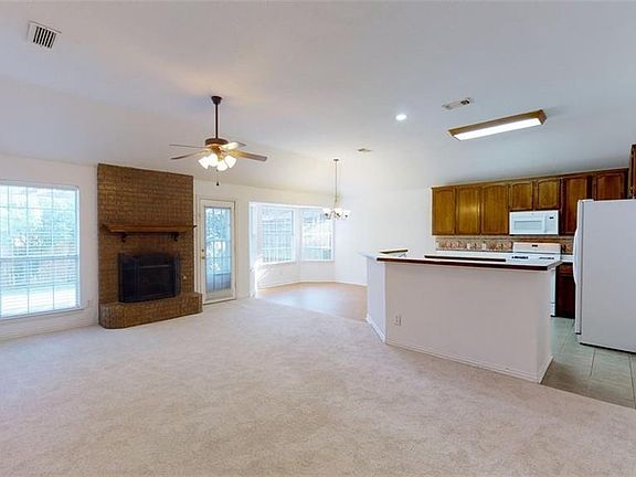 2nd image of 521 Sides Ct