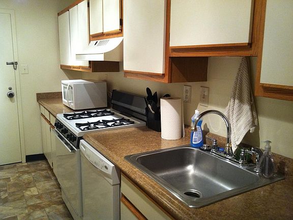 4th image of 4401 Roland Ave