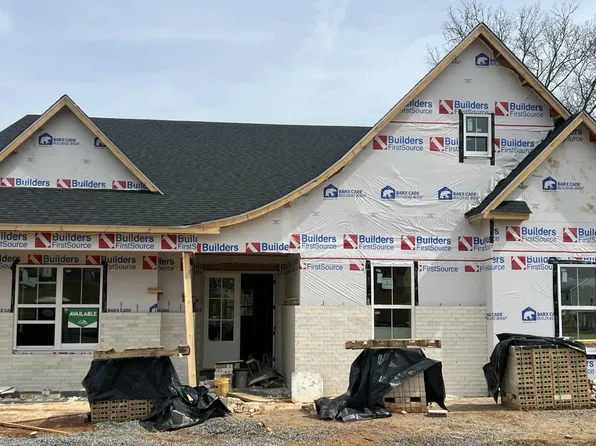 212 Poppy Pl, Lenoir City, TN 37772