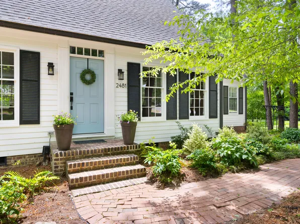 2481 Foxwood Dr, Chapel Hill, NC 27514