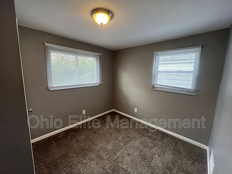 397 1/2 S Ogden Ave — Photo 14