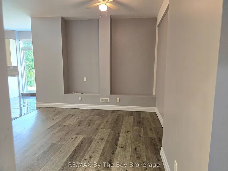 93 Allegra Dr #LOWER — Photo 11