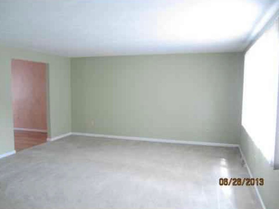 1st image of 219 Lucas Dr