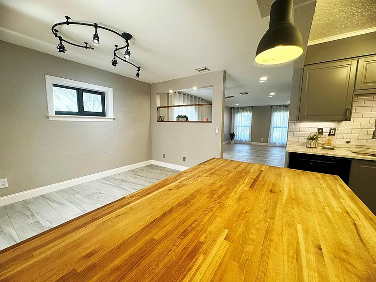 321 Sandtree Dr — Photo 24