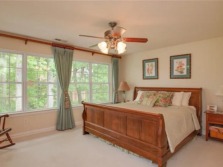 1032 Horton Pl — Photo 9
