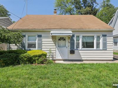 65 Moore Ave, Waldwick, NJ, 07463