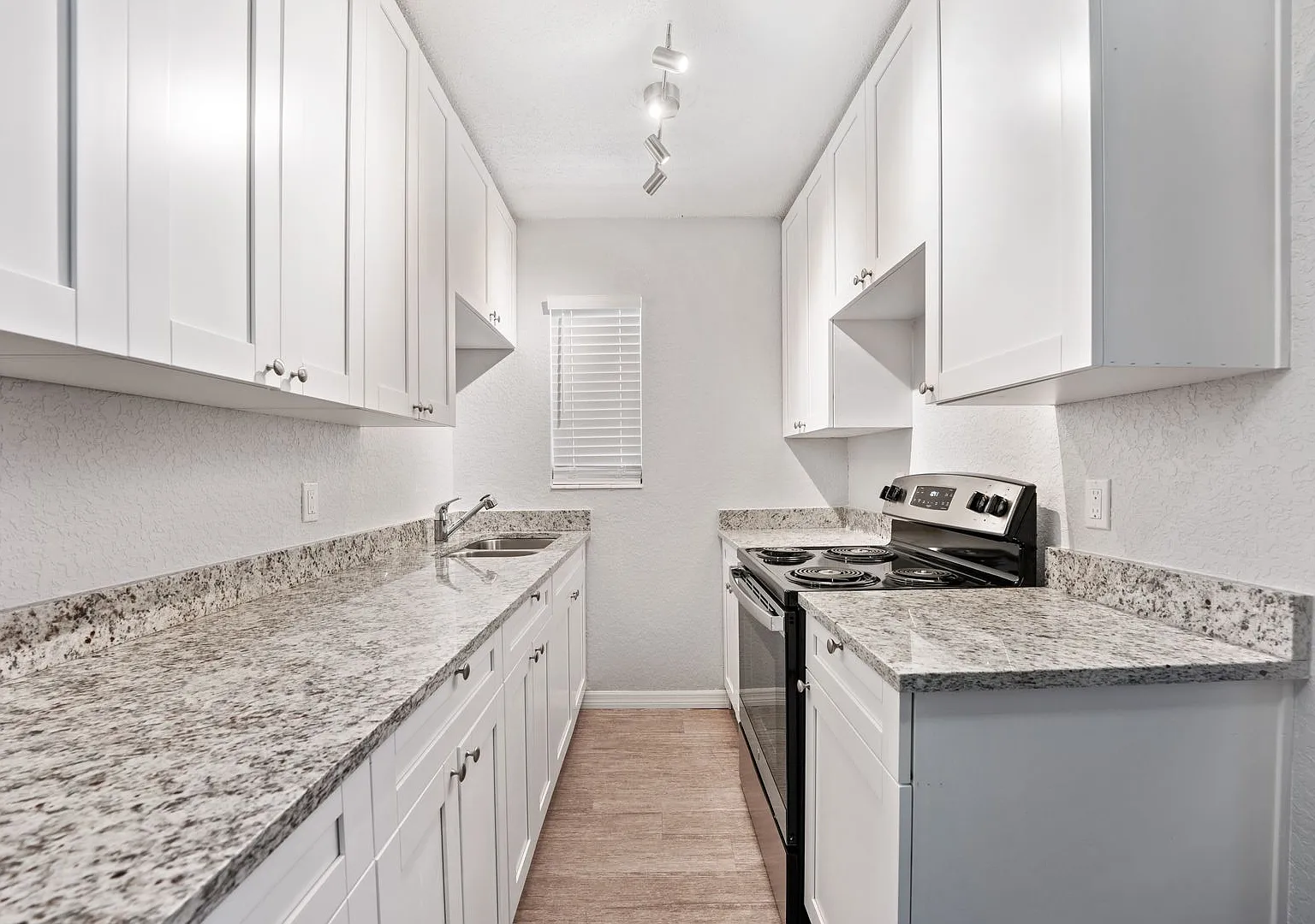 Indian River Shores Apartments — Photo 1