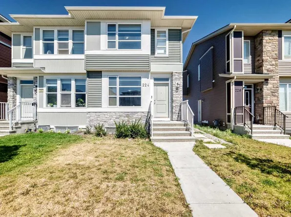 224 Corner Meadows Way N, Calgary, AB T3N 1Y4