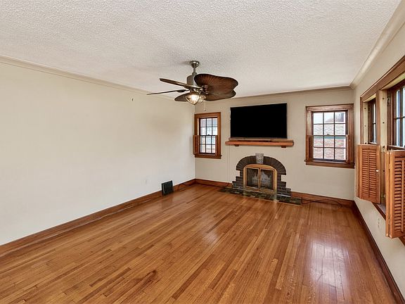2nd image of 3224 Beaver Ave