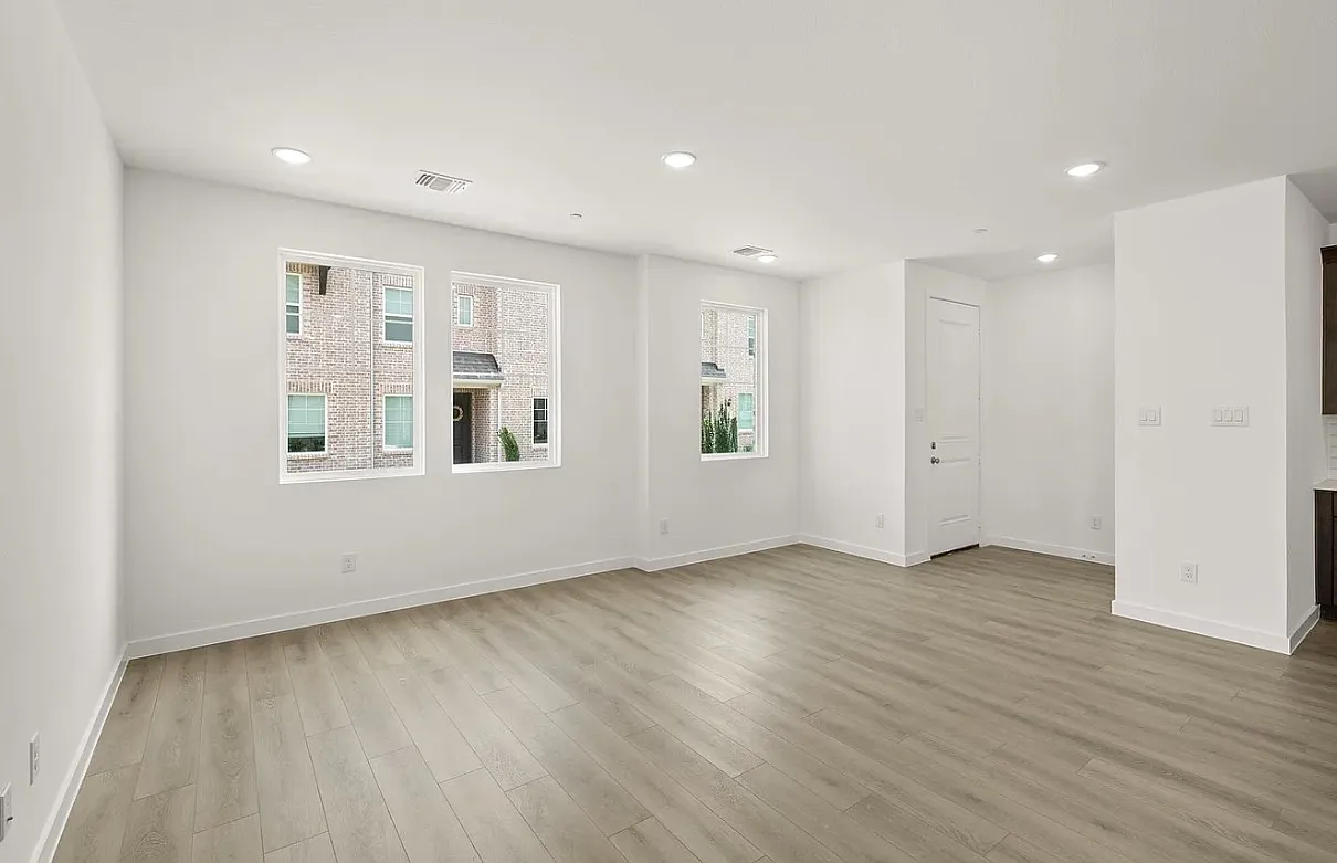 3 bed, 2050 sqft, $2,650 — Photo 3