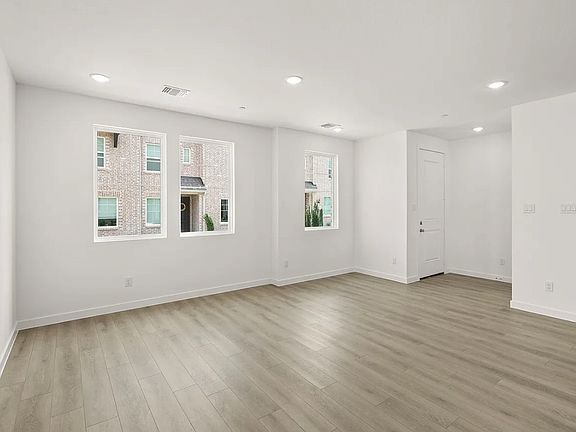 3rd image of 5712 Terrace Dr