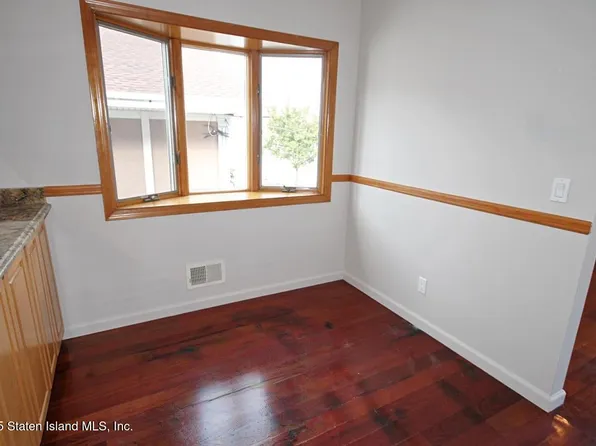 90 Levit Avenue image 9 of 36