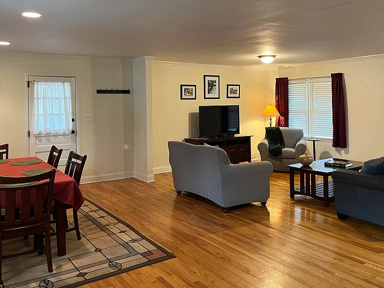 461 E Boundary Ave SE — Photo 4