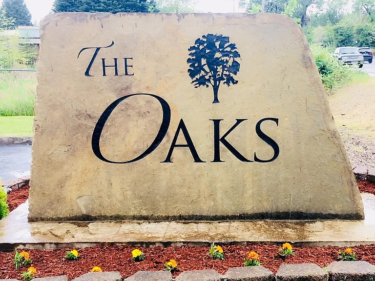 The Oaks Apartments — Photo 2