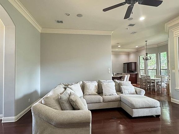 3rd image of 330 Ascension Cir