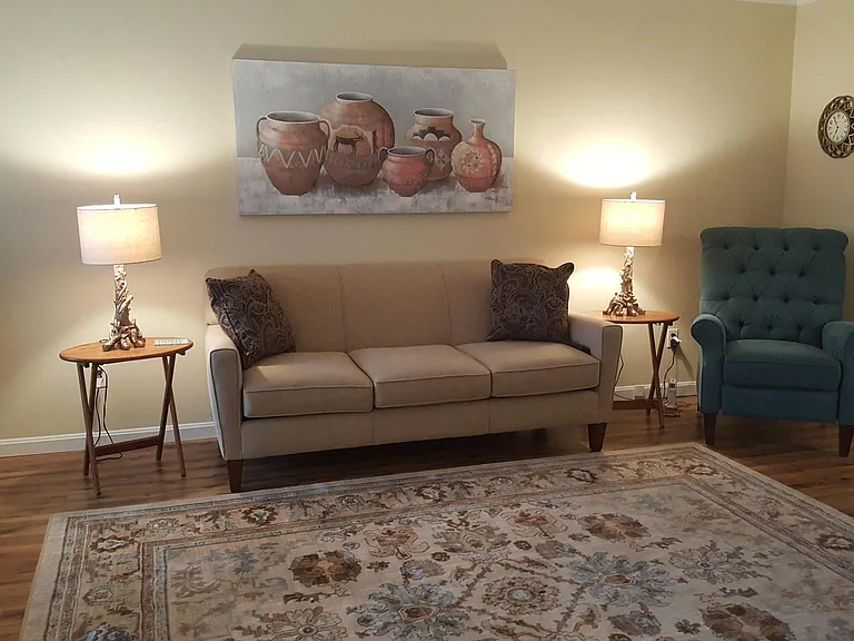 914 Beaglin Park Dr — Photo 2