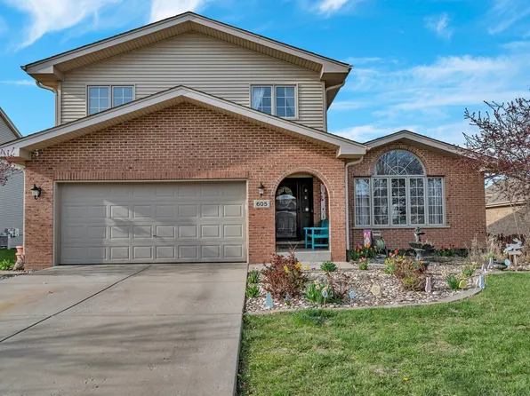 605 High Grove Dr, Minooka, IL 60447