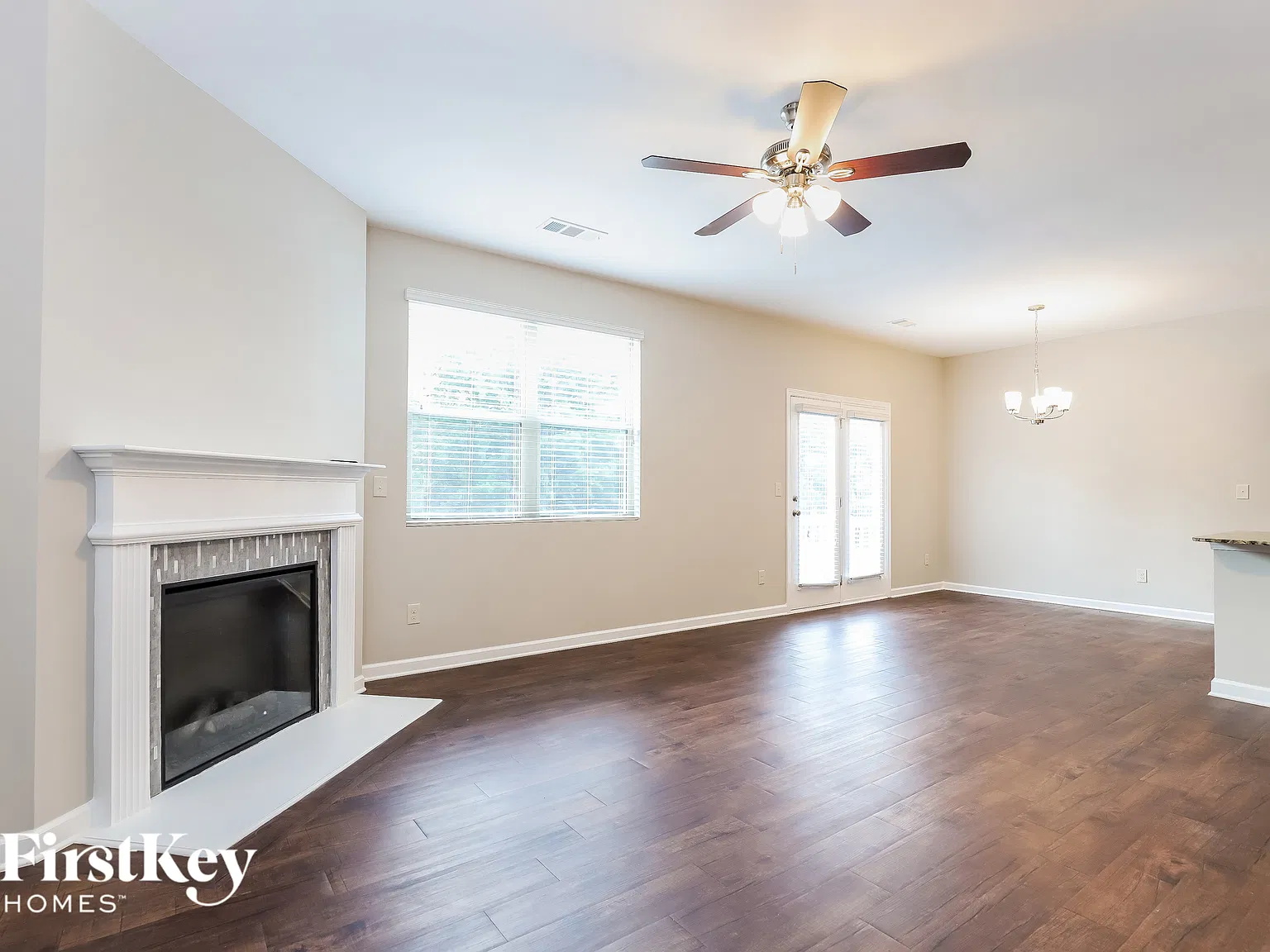 5 bed, 3.0 bath, 2555 sqft, $3,075 — Photo 4