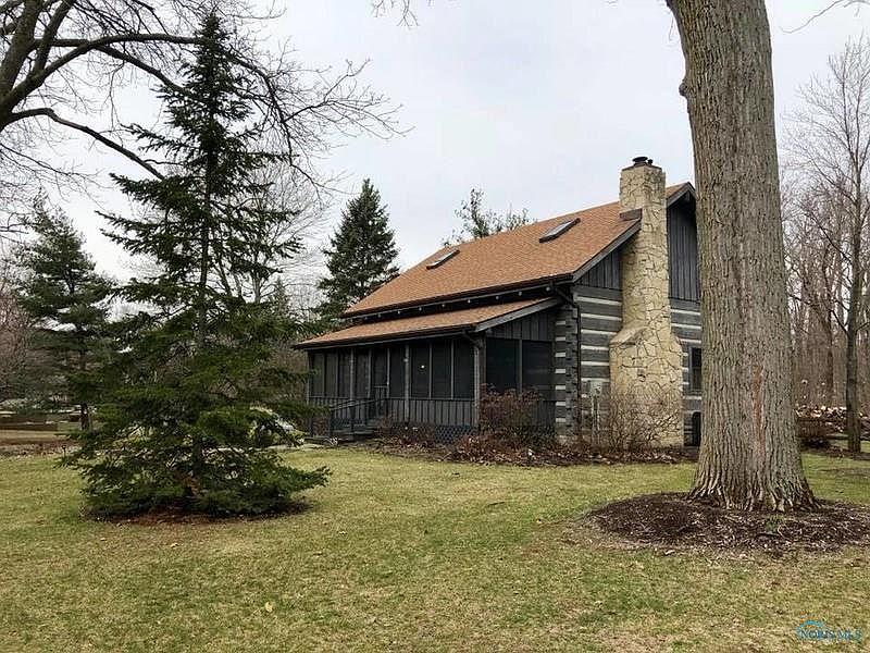 2nd image of 836 Sand Ridge Rd