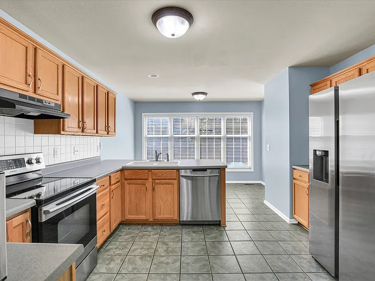 709 Indigo — Photo 15